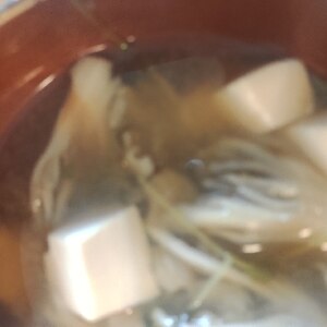 舞茸とおかひじきの味噌汁